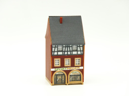 Stadshuis met winkel