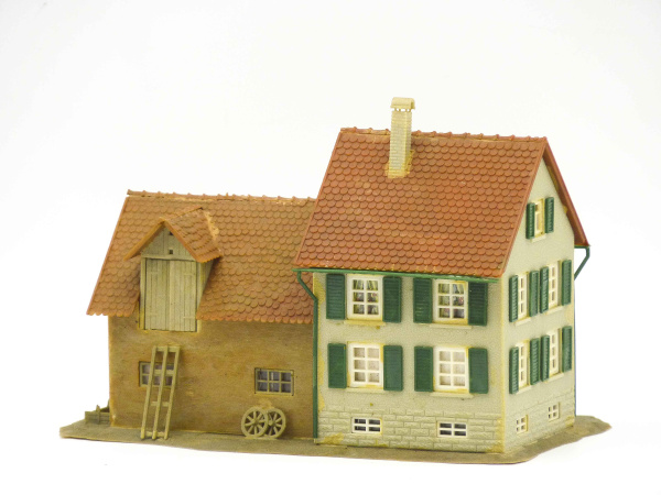 Faller Boerderij met schuur 276a