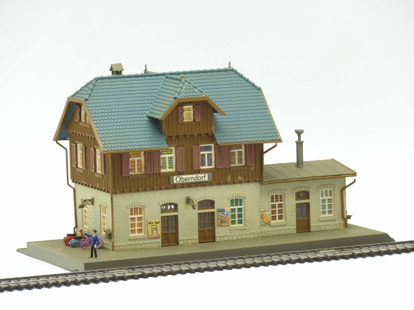 Pola Station