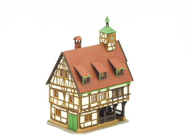 Kibri Vakwerkhuis met klokkentoren 8438
